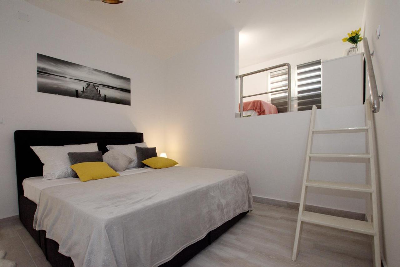 Apartments By The Sea Kozino, Zadar - 5803 Εξωτερικό φωτογραφία